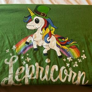 T-shirt for girls with a unicorn with rainbow hair and it says leprechaun
